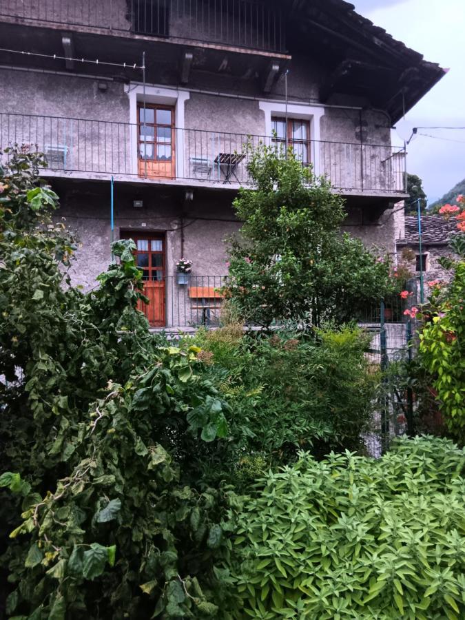 Bed and Breakfast La Casa Antica Pont-Saint-Martin Zewnętrze zdjęcie